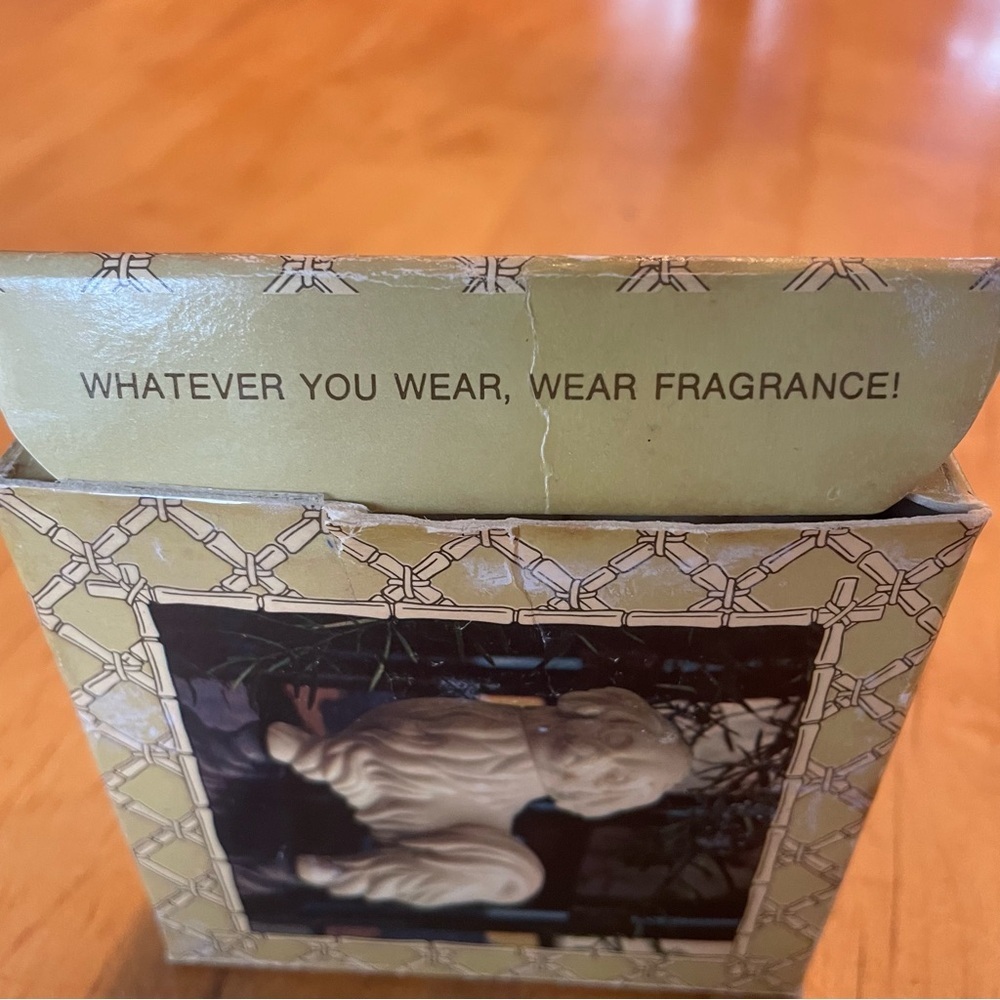 Vintage Avon Royal Pekingese “somewhere cologne” with box has been opened - Picture 5 of 9